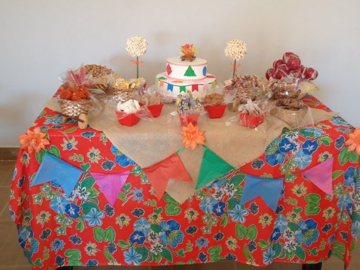 juta vs chita para decoração de mesa junina