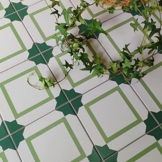 Ladrilho hidráulico verde geométrico