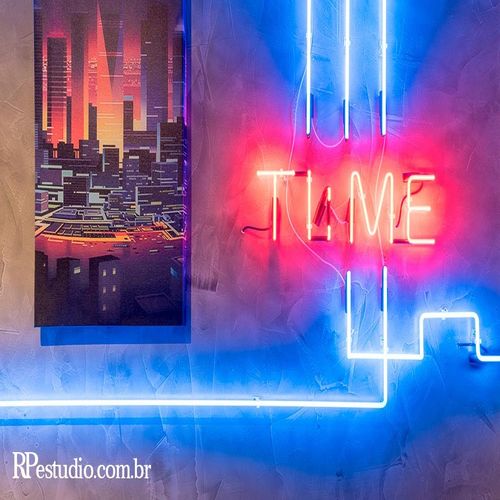 como instalar letra neon na parede