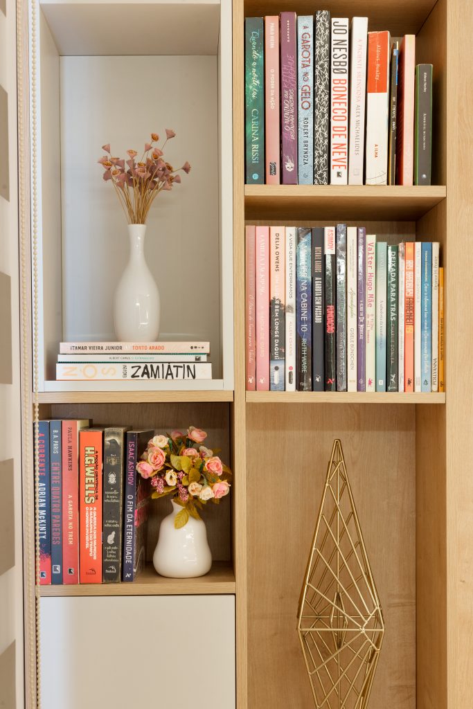 erros comuns ao usar livros decorativos