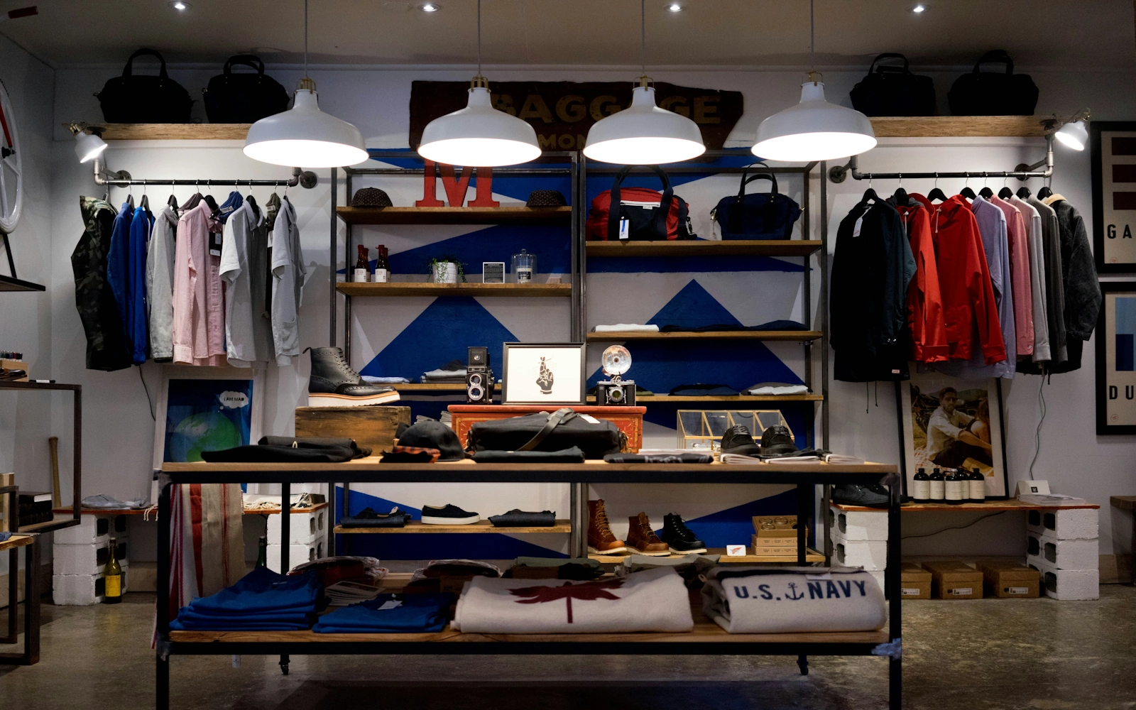 decoração parede tijolinho loja masculina