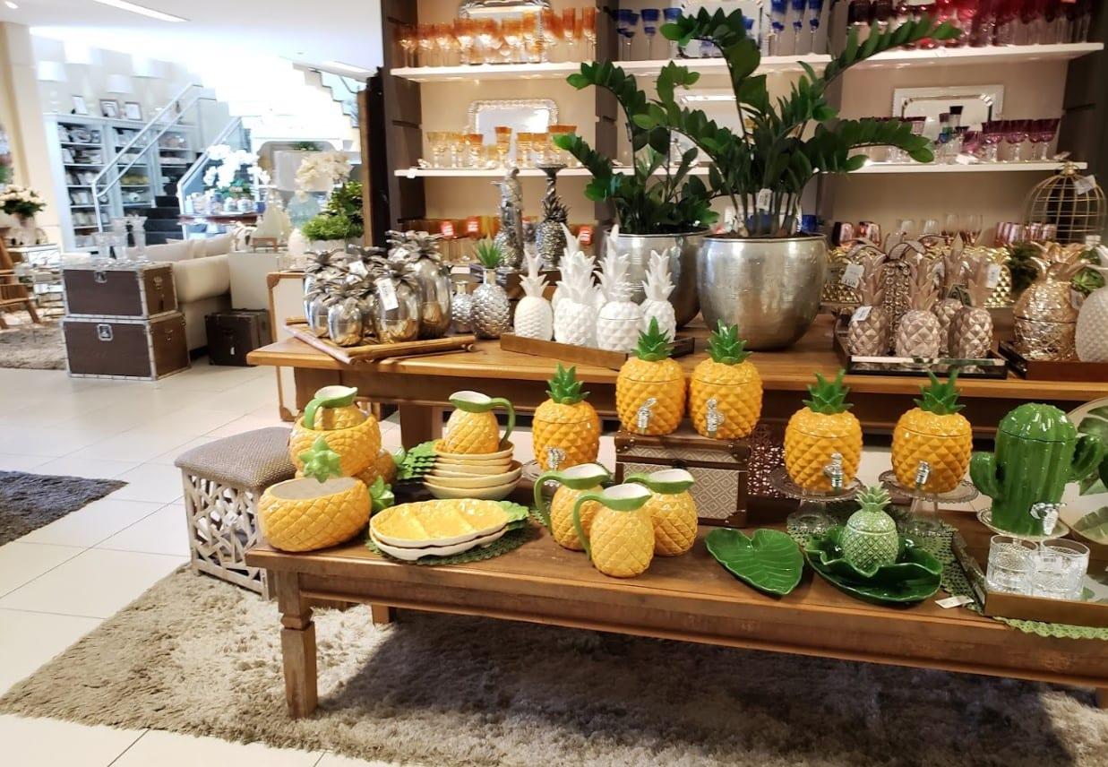 Guia Completo: As Melhores Lojas Online para Comprar Decoração no Brasil; Decoração de Luxo: Onde Encontrar Móveis e Acessórios de Alto Padrão; Como Escolher Lojas de Decoração com Curadoria e Design Exclusivo; Grandes Redes de Decoração: Comparativo de Produtos e Serviços no Brasil; Showrooms de Decoração: Visite as Maiores Lojas Físicas para Inspirar seu Projeto