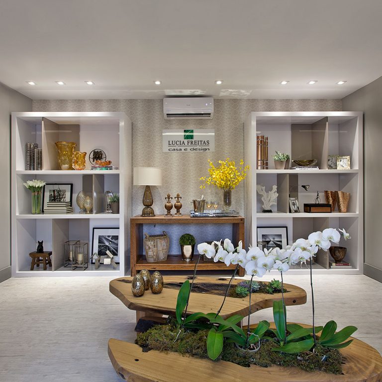 Guia Completo: As Melhores Lojas Online para Comprar Decoração no Brasil; Decoração de Luxo: Onde Encontrar Móveis e Acessórios de Alto Padrão; Como Escolher Lojas de Decoração com Curadoria e Design Exclusivo; Grandes Redes de Decoração: Comparativo de Produtos e Serviços no Brasil; Showrooms de Decoração: Visite as Maiores Lojas Físicas para Inspirar seu Projeto