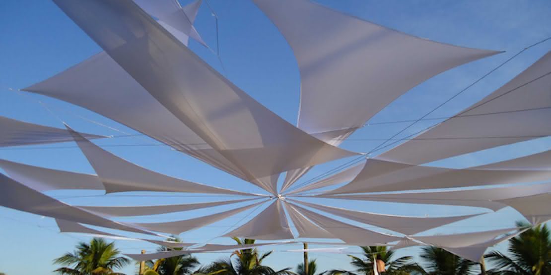 ideias de decoração com malha tensionada para festas