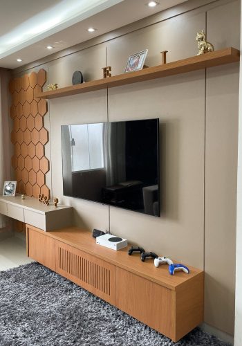 Como Escolher o Painel de TV Ideal para Sua Sala: Guia Completo