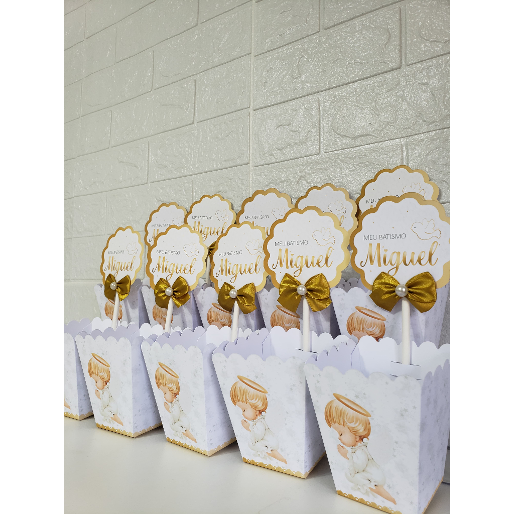 Mesa de batizado colorida não convencional