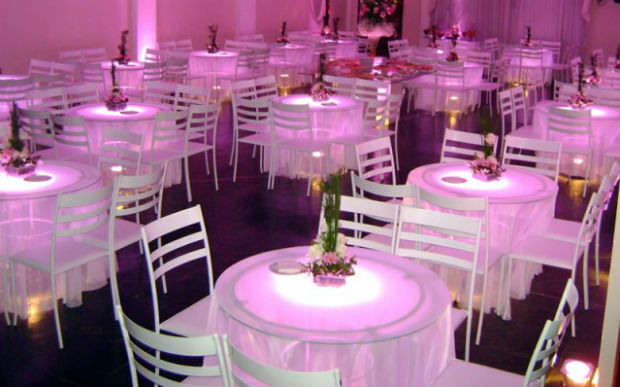 ideias mesa de convidados simples e bonita