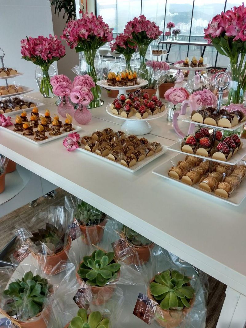 como montar mesa de doces simples