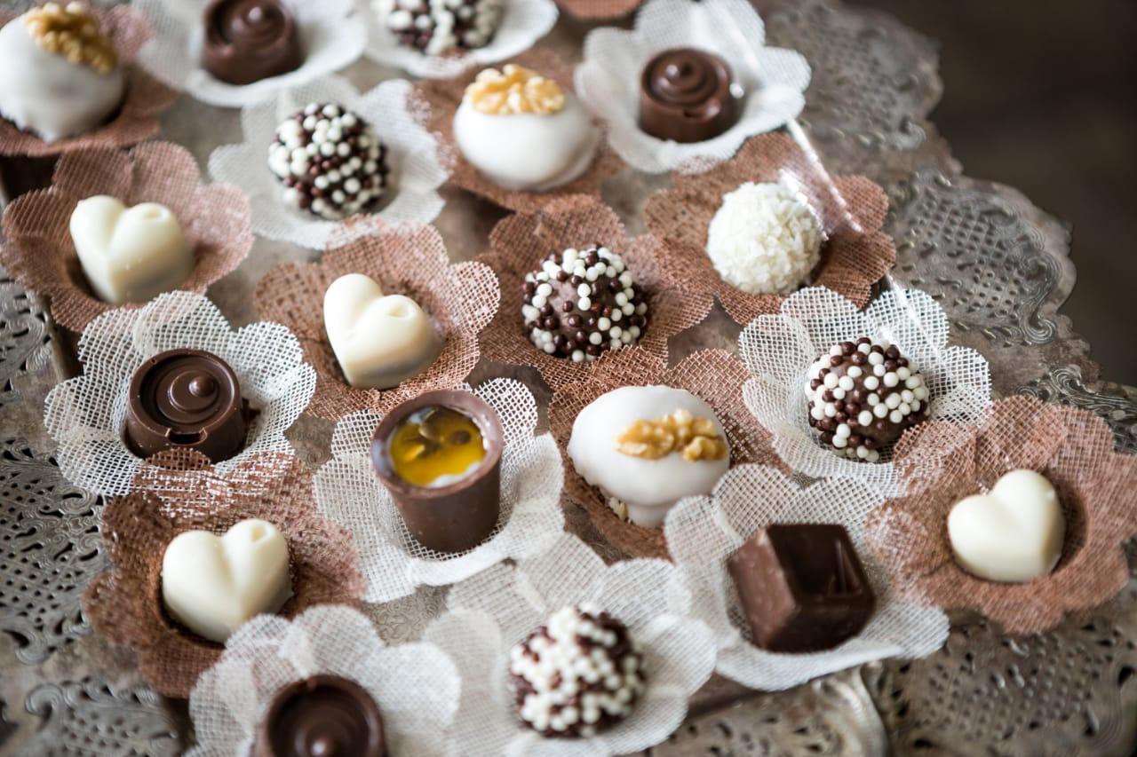 decoração mesa de doces simples