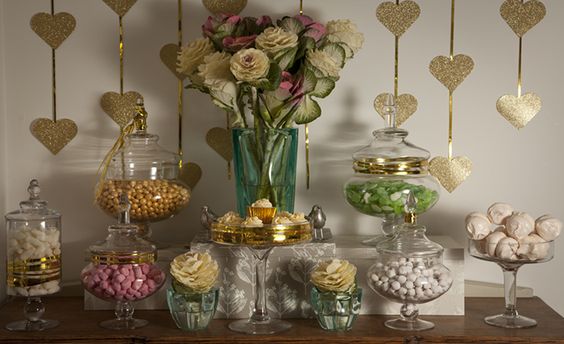 mesa de doces para aniversário simples