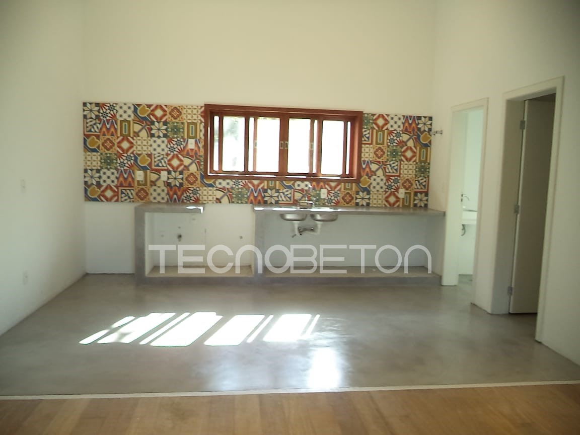 Microcimento sobre Azulejo: Transforme Seu Ambiente Sem Quebra-Quebra