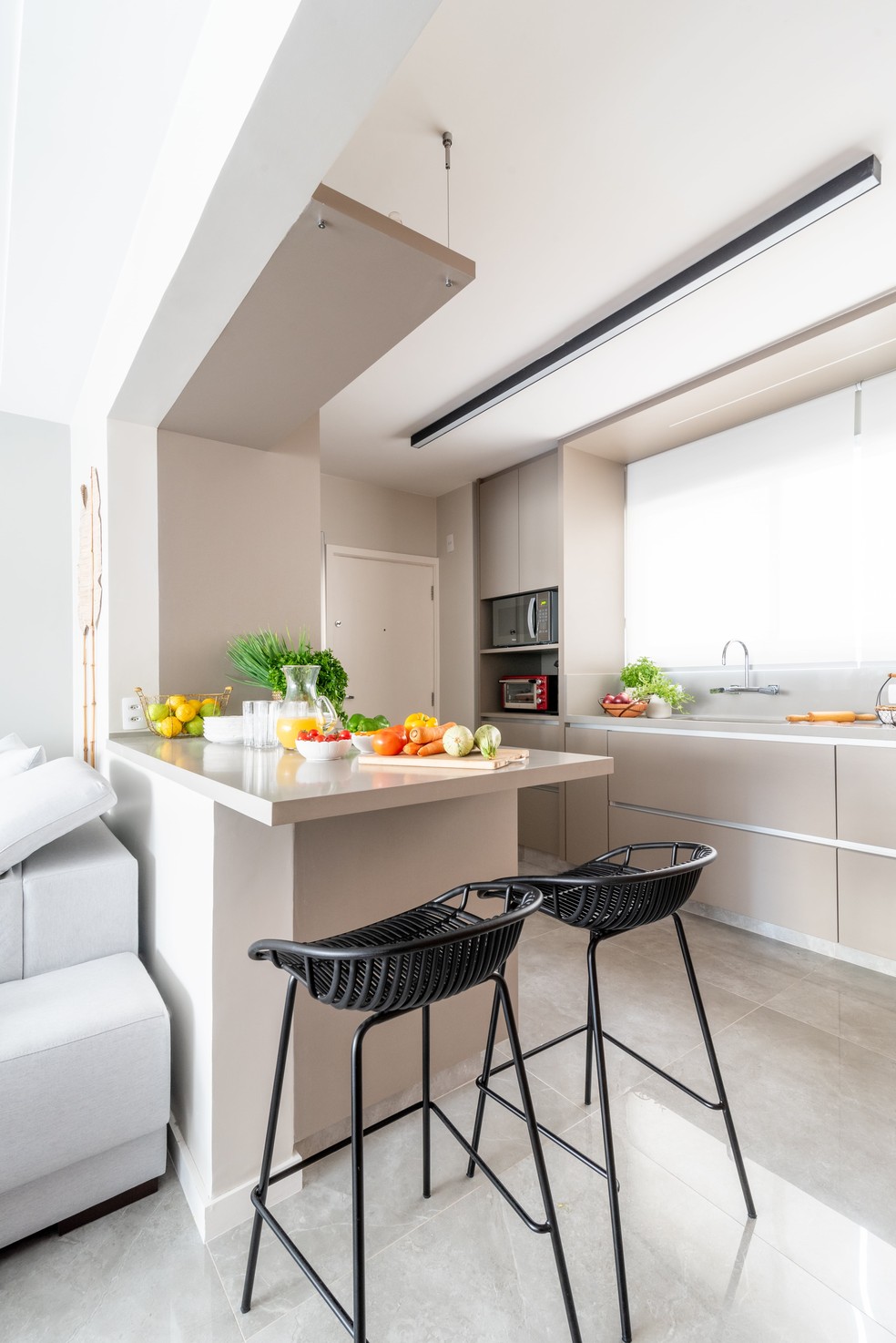 ideias de mini cozinha americana com sala pequena