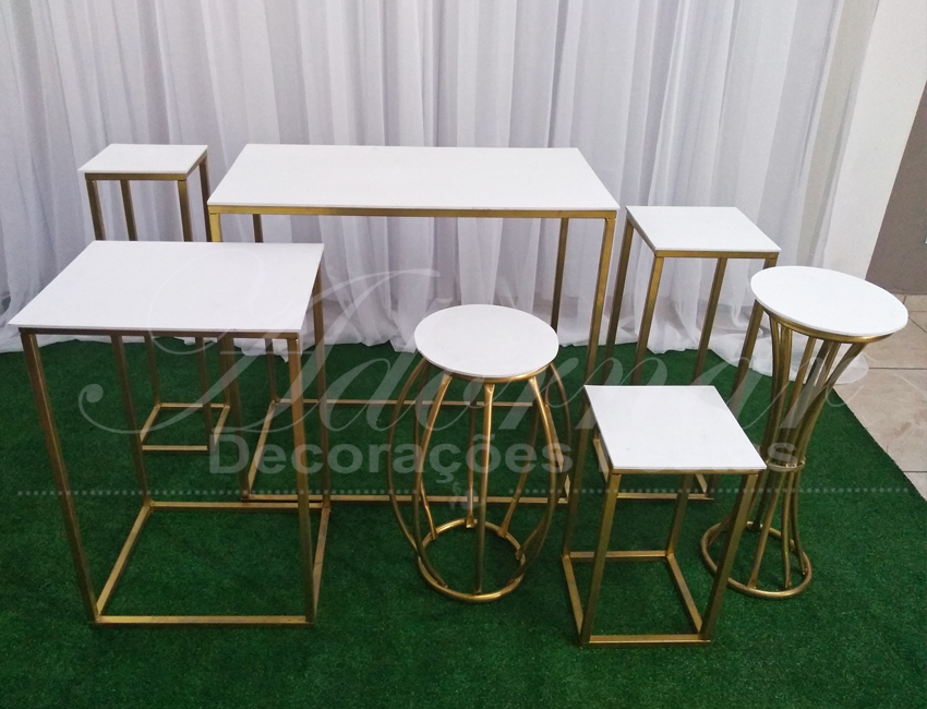 Transforme sua Mesa Posta com Mini Decorações Elegantes
