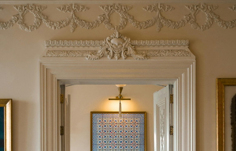 Moldura de gesso para porta