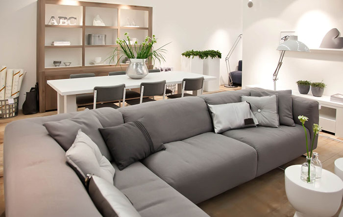 Tendências de Decoração 2025: Voil e Materiais Naturais em Destaque