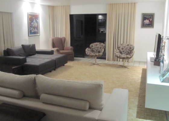 Móveis Transparentes e Voil: A Combinação Perfeita para Ambientes Modernos