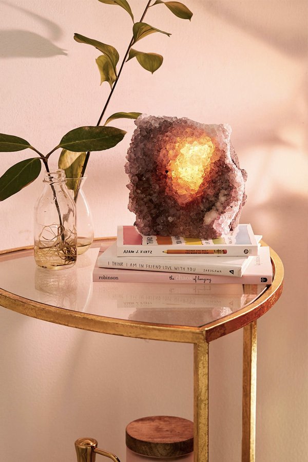 Materiais e Onde Comprar; Decoração Minimalista vs. Rústica: Qual Estilo Combina Mais com Você?; Os Melhores Materiais Naturais para uma Decoração Sustentável; Transforme sua Sala: Dicas de Feng Shui e Objetos que Atraem Boa Sorte