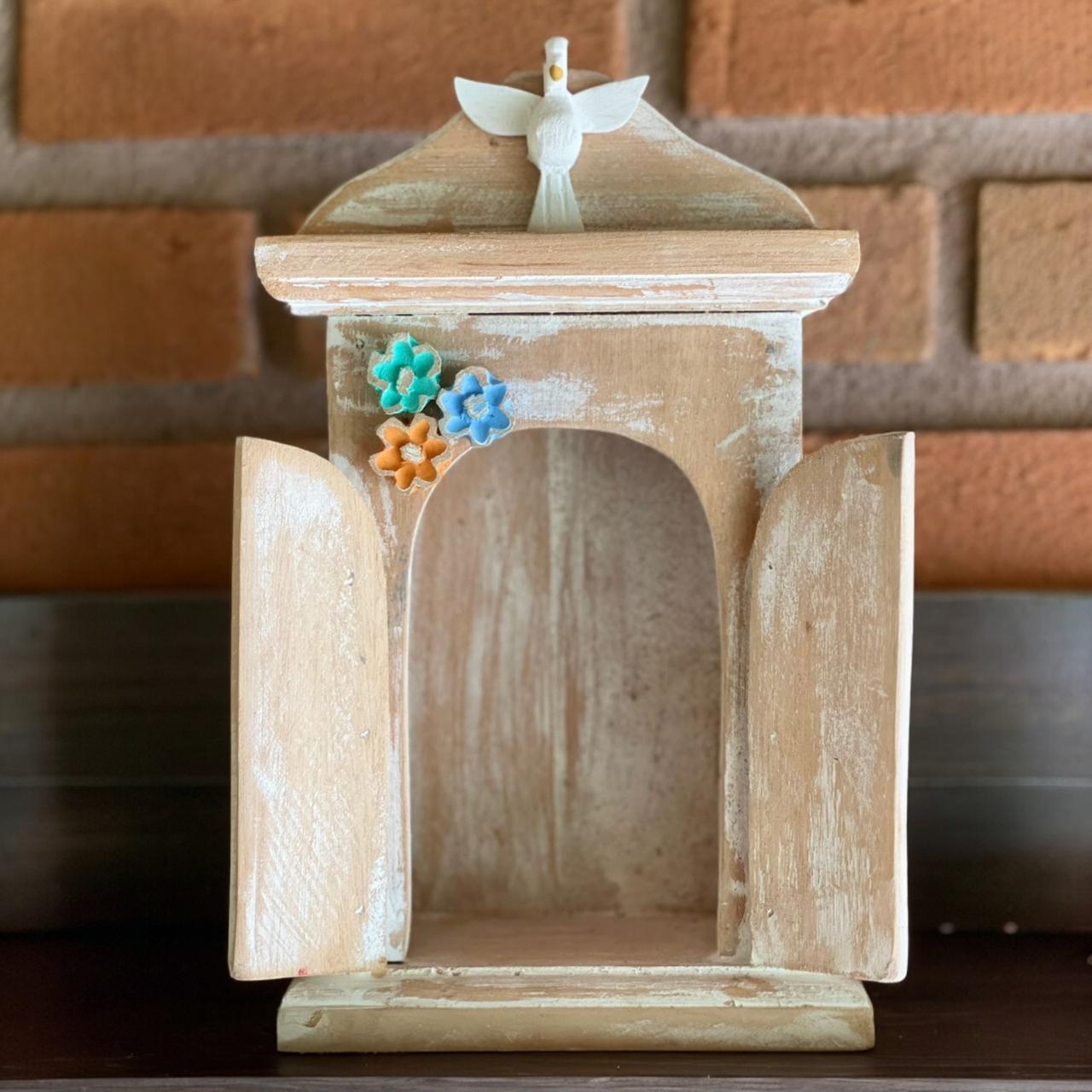 oratório de madeira