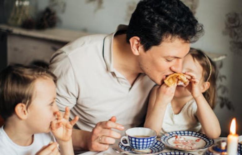 como fazer painel dia dos pais na igreja com balões