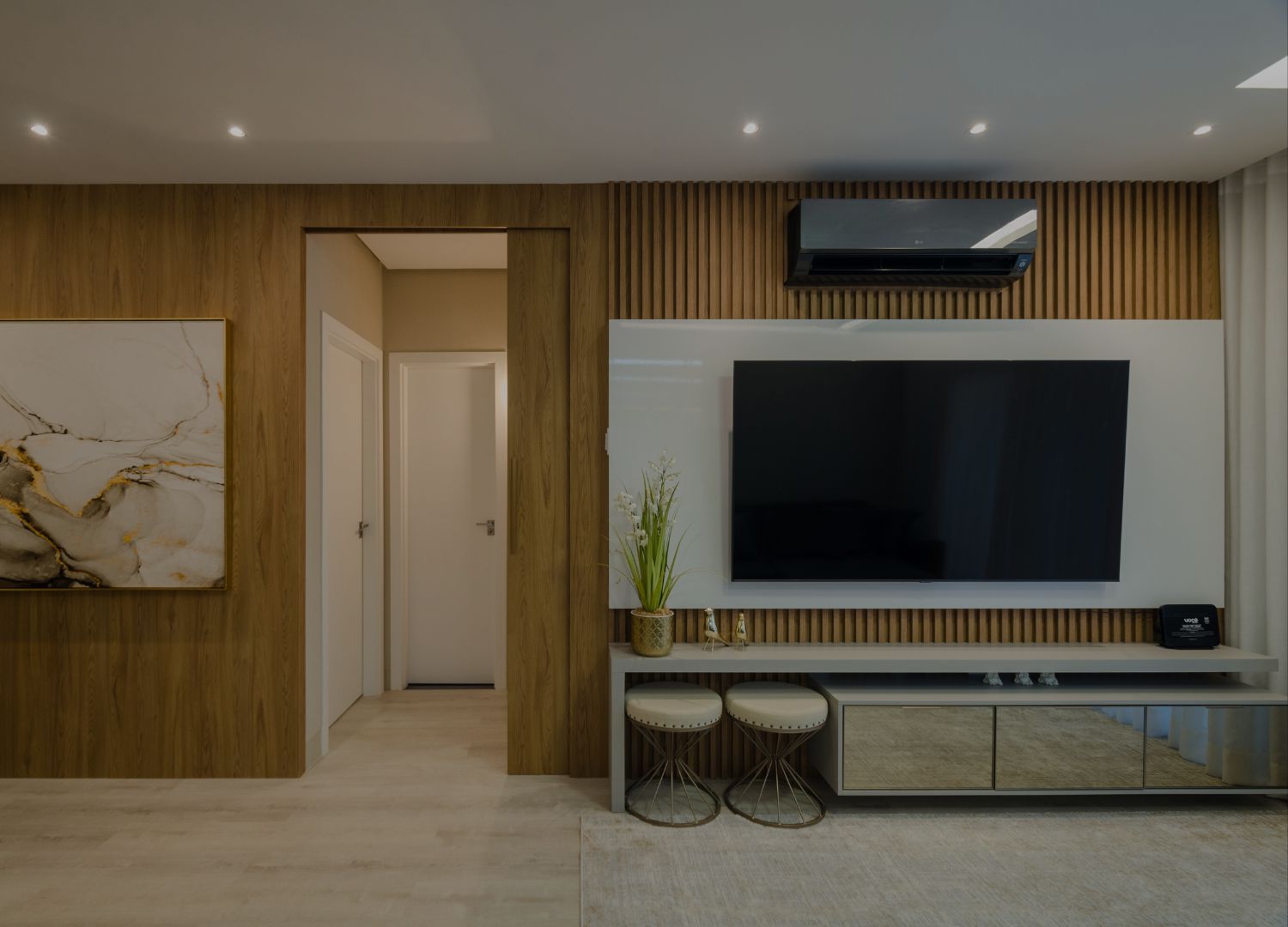 painel de parede para organizar cabos de tv