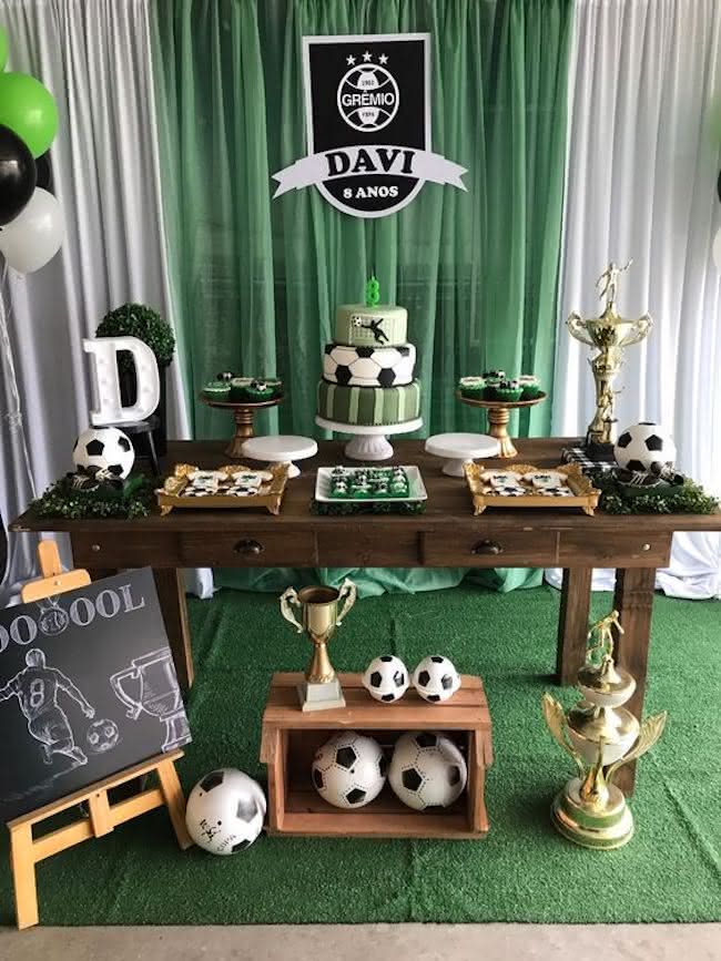 decoração de aniversário tema futebol fácil
