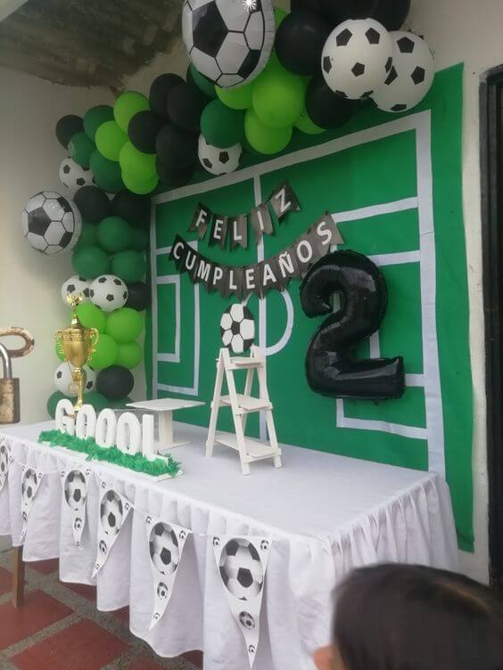 decoração de mesa futebol simples