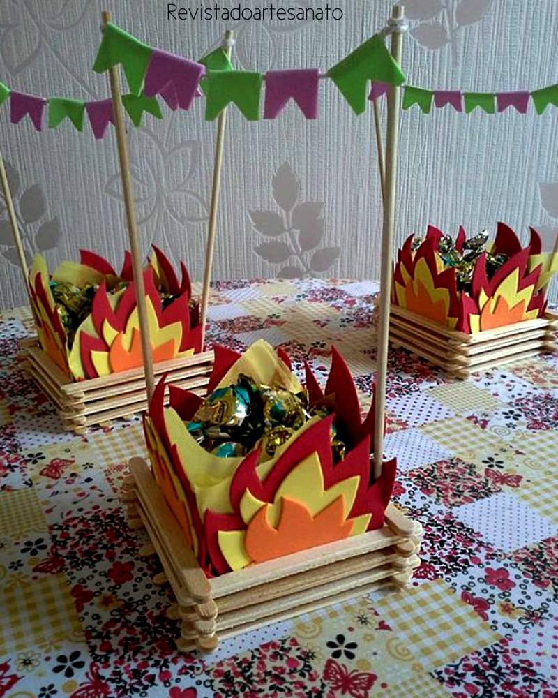 Além das Bandeirinhas: Enfeites Criativos com Papel Crepom para o Teto da Festa Junina