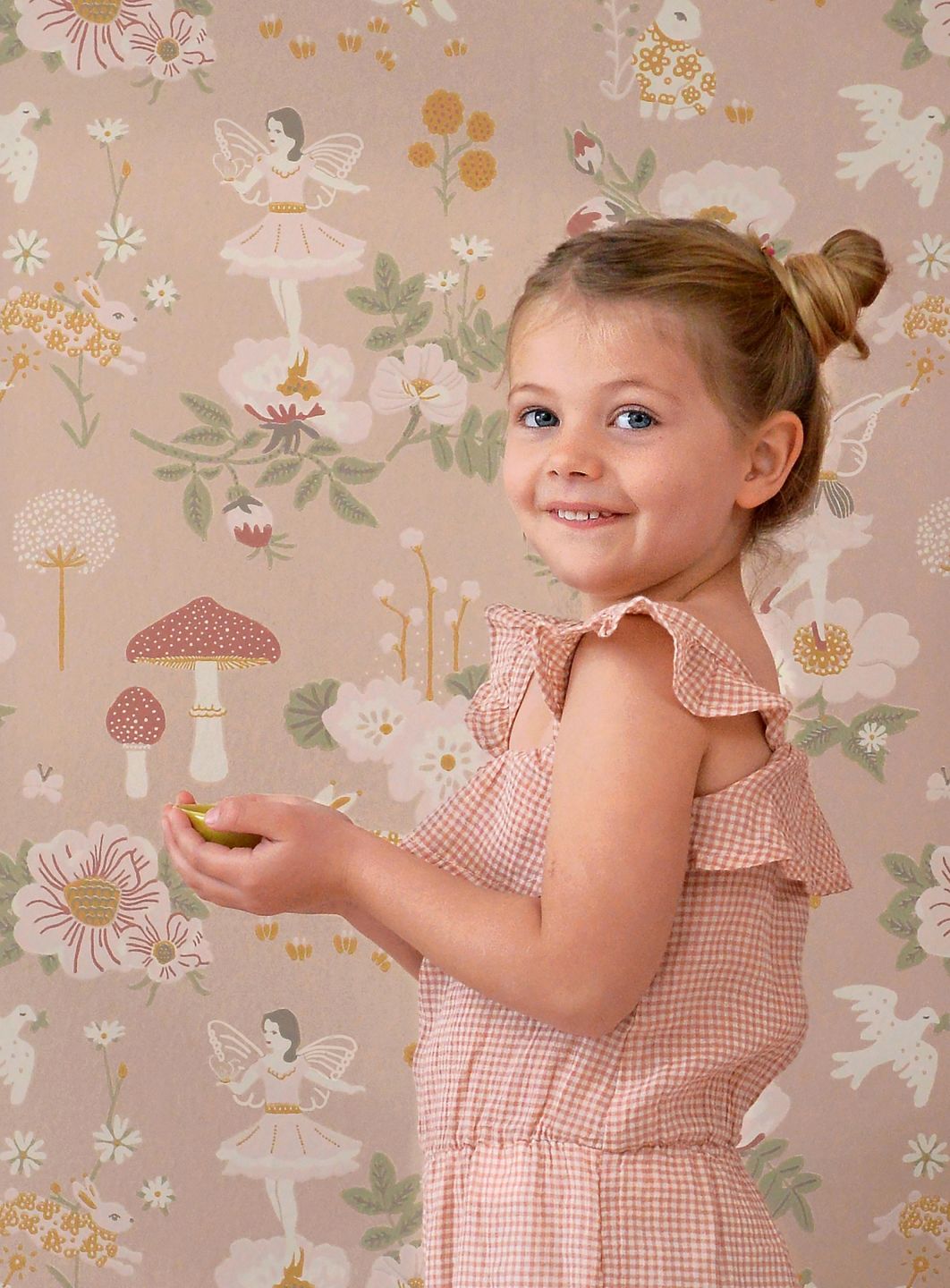 papel de parede infantil menina floral vs arco iris