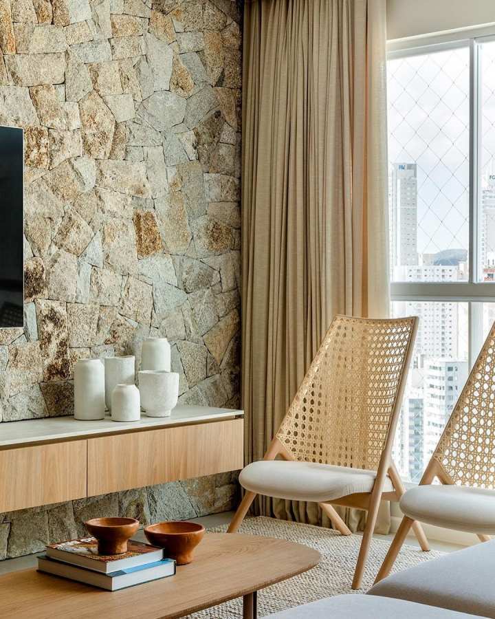 erros comuns ao instalar parede de pedra na sala