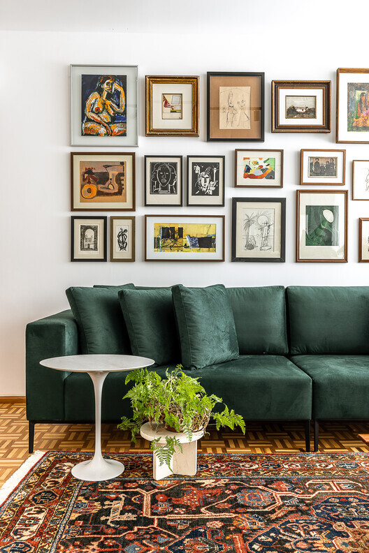 Canaletas para Quadros: A Solução Sem Furos para Sua Decoração