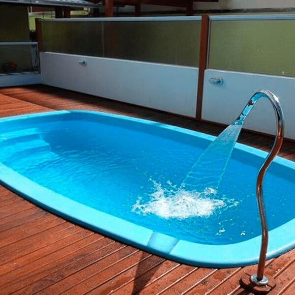 piscina com tanning ledge