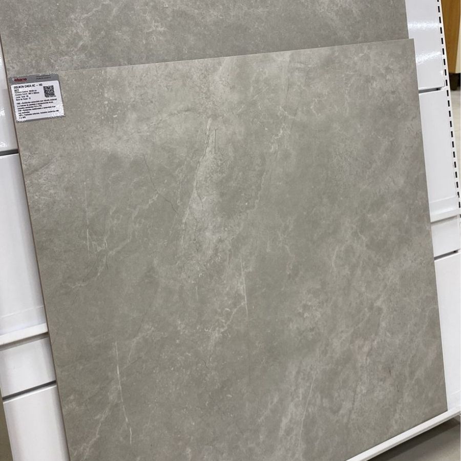 piso porcelanato cinza
