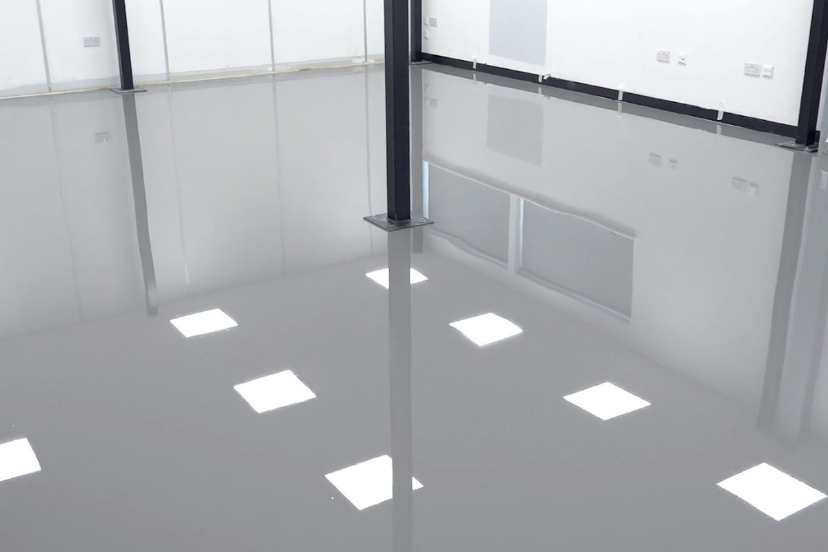 piso porcelanato cinza
