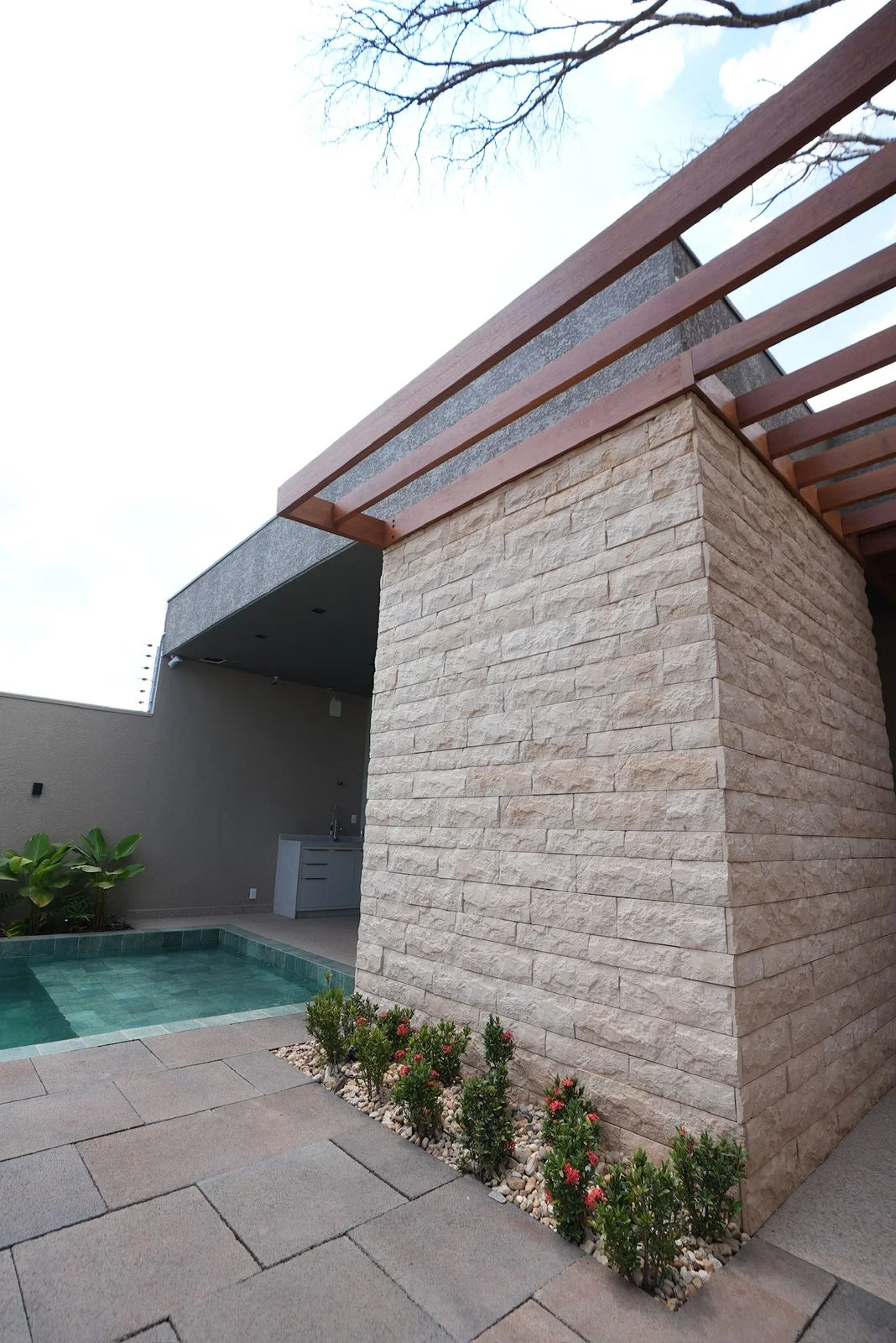 piso que imita granito