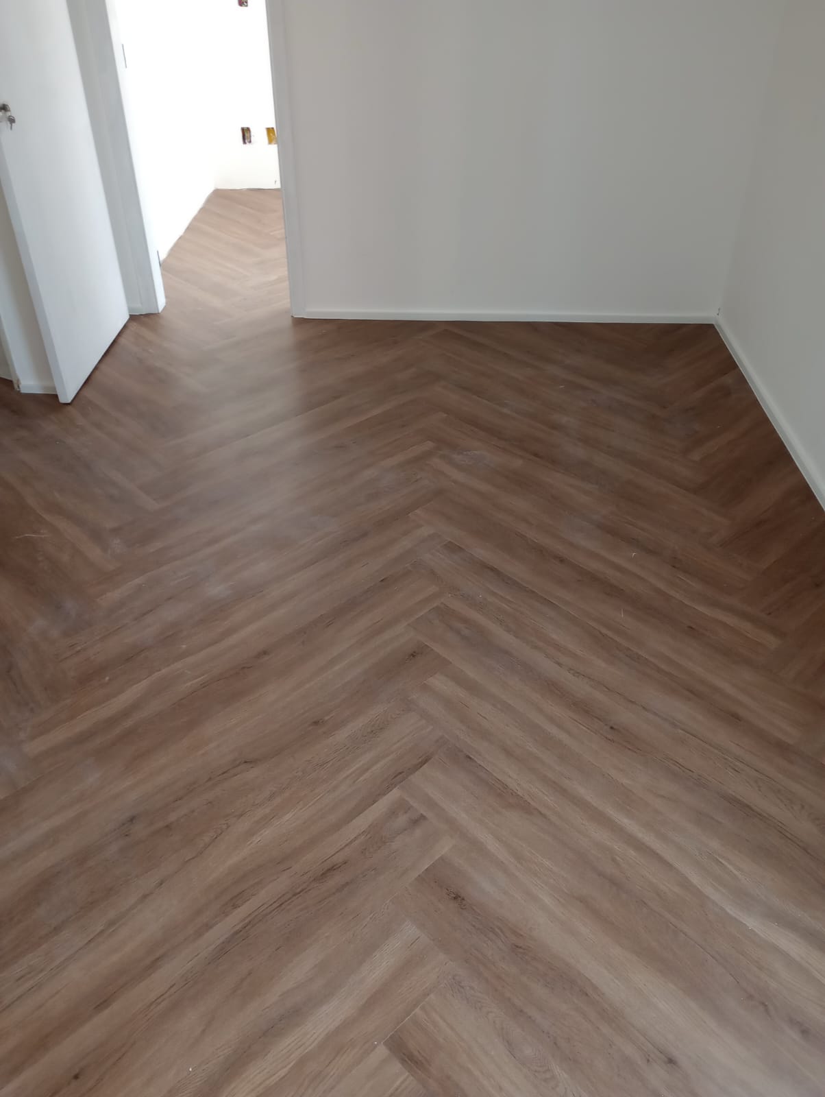 piso vinílico colado
