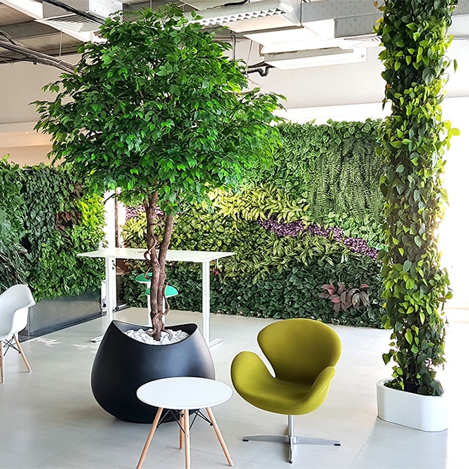 Transforme Seu Home Office com Plantas Artificiais: Ideias Criativas e Baratas