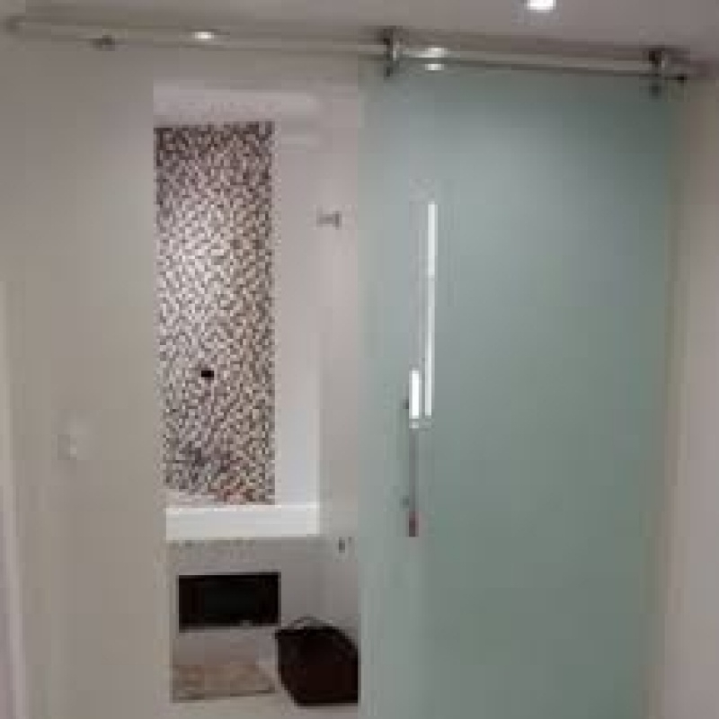 Porta de Correr de PVC para Banheiro: A Opção Mais Econômica?