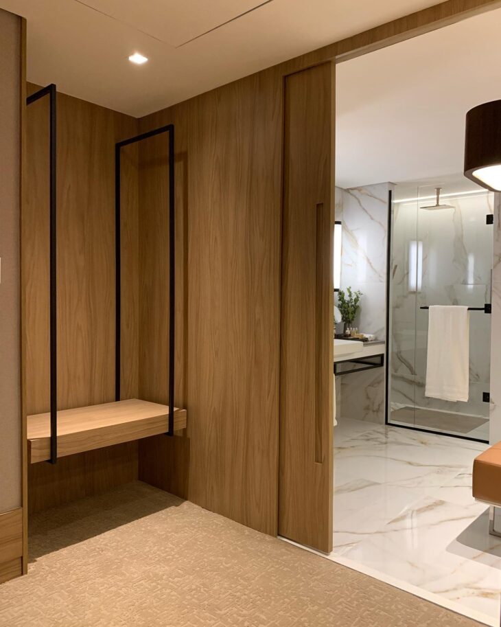 Porta de Correr de Vidro Jateado para Banheiro: Preços e Vantagens