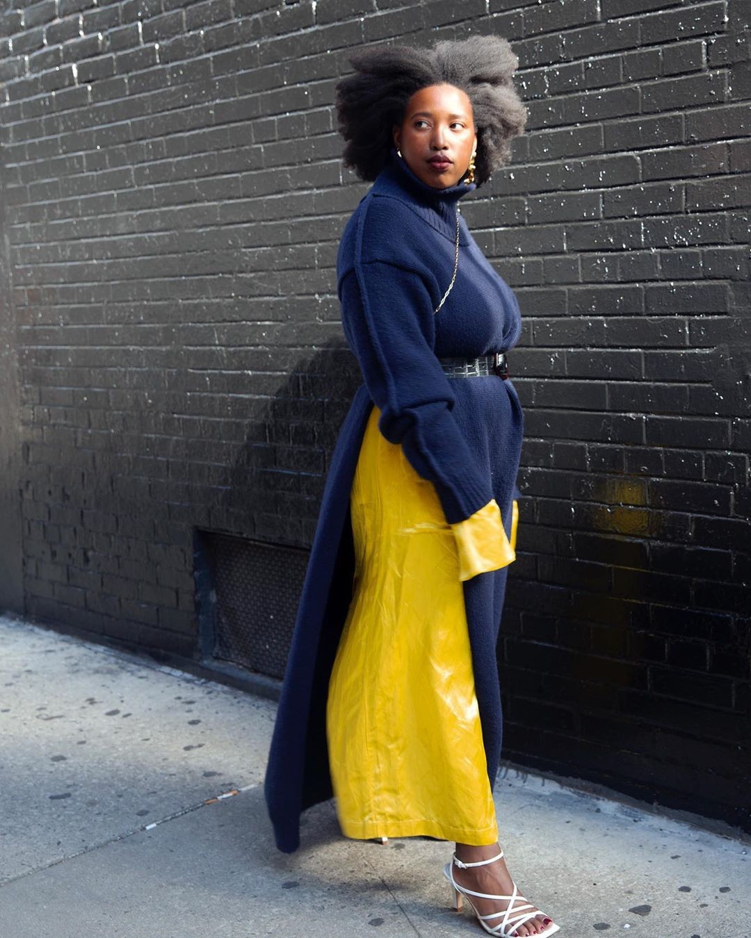 azul marinho e caramelo