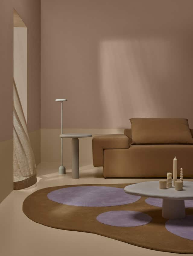 sala com sofá marrom decoração