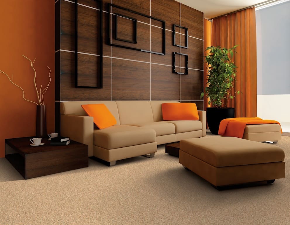 sala com sofá marrom decoração
