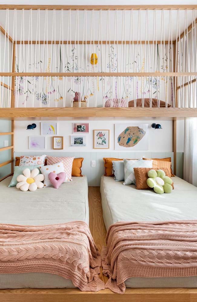 cores quarto duas meninas