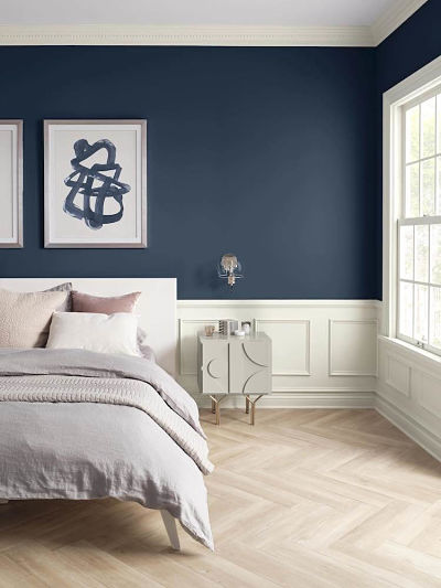 quarto azul petróleo e branco
