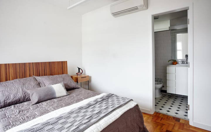 quarto com banheiro de luxo