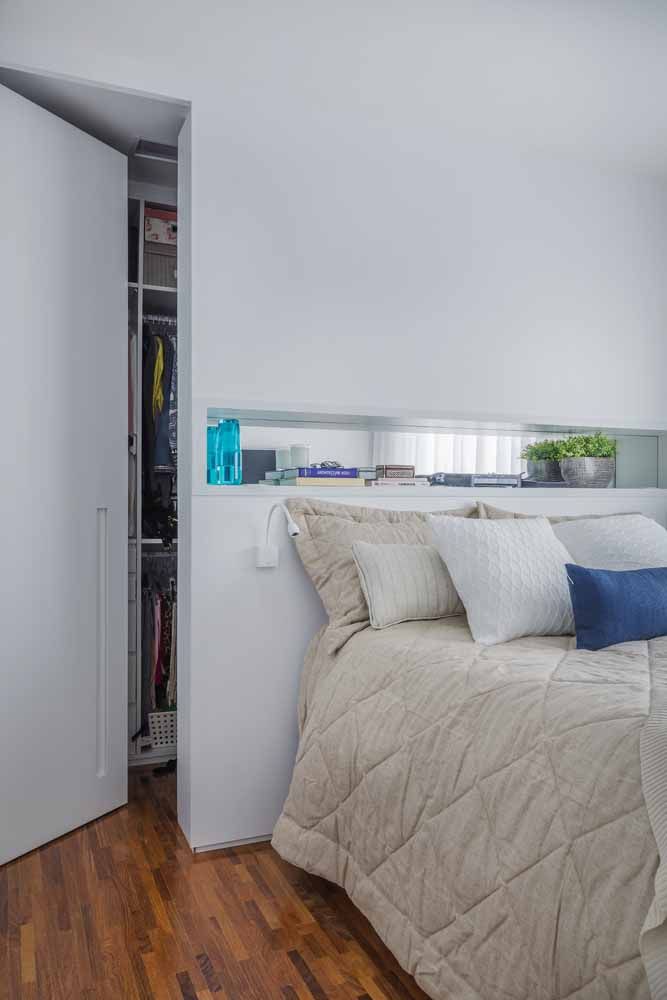 Soluções de organização de quarto com closet integrado