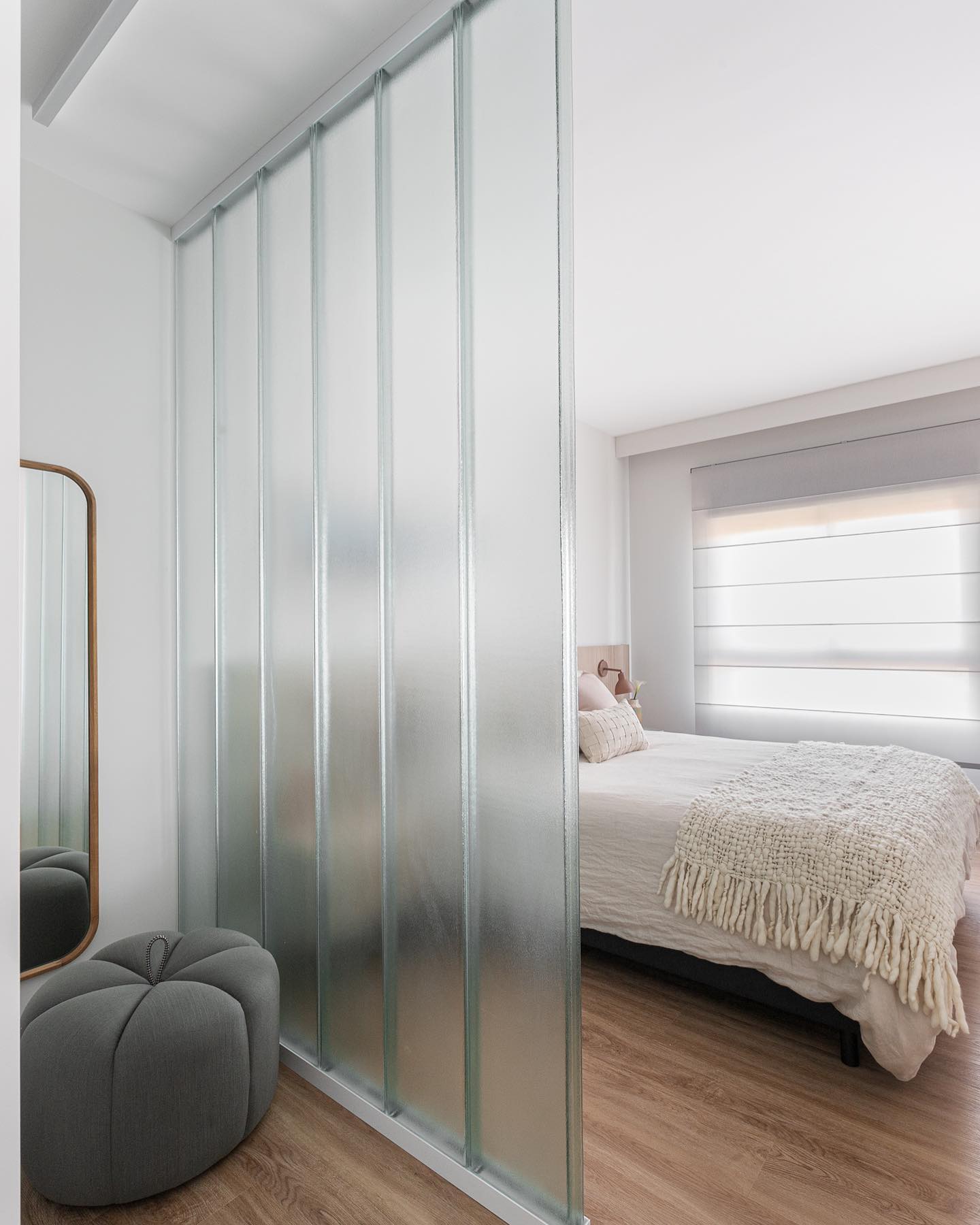 Soluções de organização de quarto com closet integrado