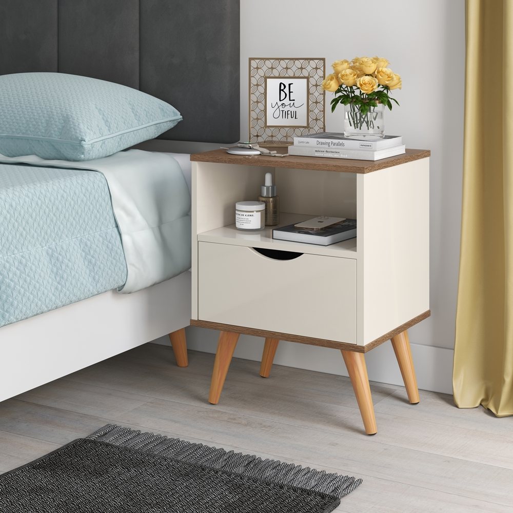 Mesa de cabeceira para quarto de casal