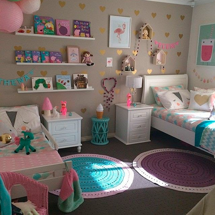 quarto compartilhado irmãos com escritório
