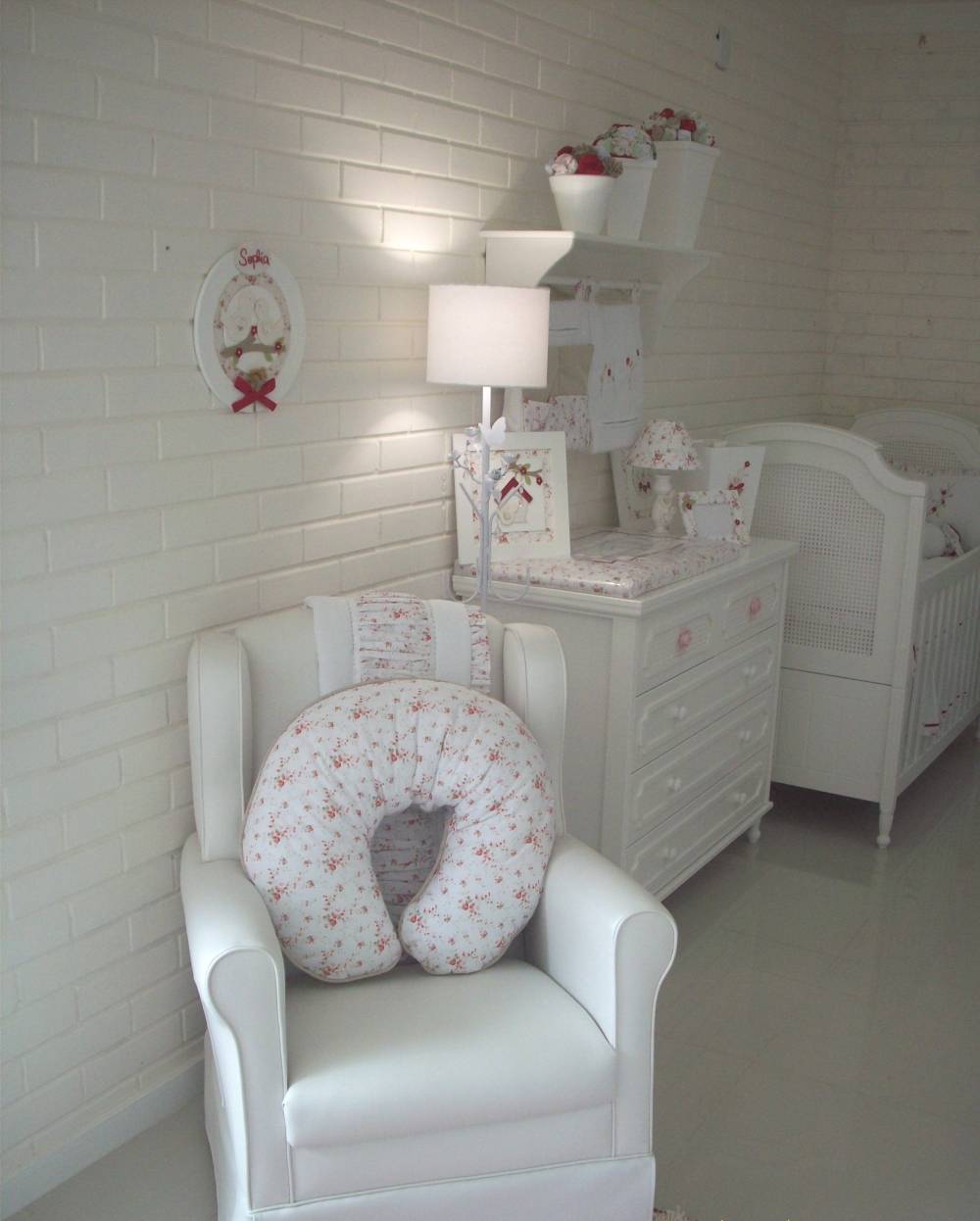 quarto de bebê feminino cores claras