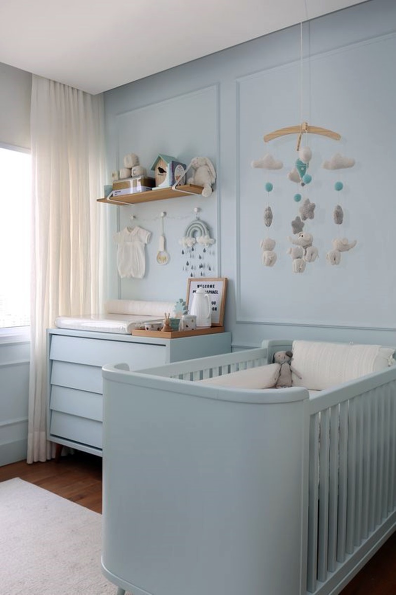 quarto de bebê pequeno simples